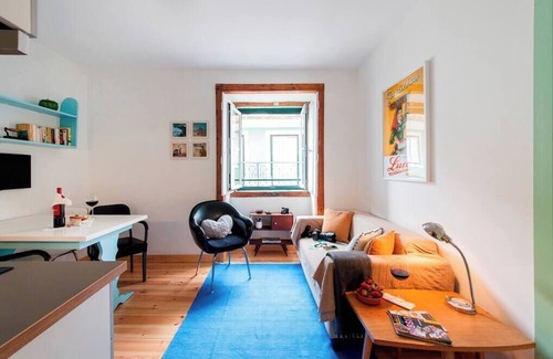 Baixa Wohnung | Cozy Apartment in Historical Lisbon by COZYSTAYS 4/5