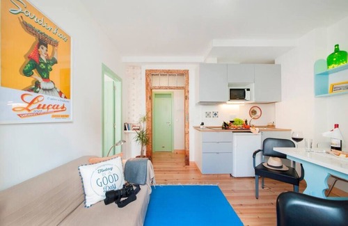 Baixa Wohnung | Cozy Apartment in Historical Lisbon by COZYSTAYS 4/5