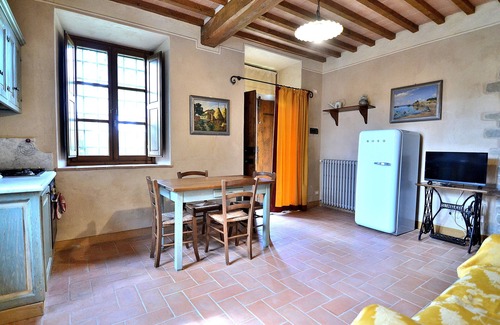 Vicchio Wohnung | Cozy Apartment In VILLA- with Swimming pool &Garden!
