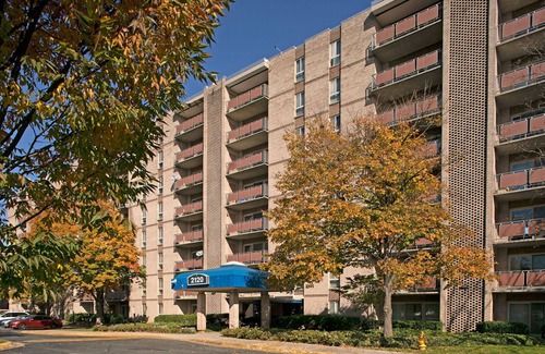 Paradise Wohnung | Cozy apartment in District Heights with Heat, WiFi, a pool and a gym.