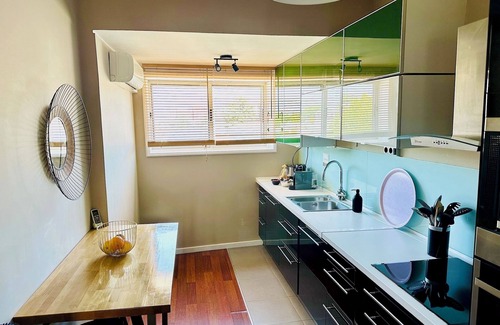 Uniao de Freguesias do Centro Wohnung | Cozy apartment with 3 double bedrooms, AC, 2 full bathrooms, terrace and garage