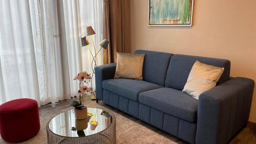 Rohrmoser Wohnung | Cozy apartment with terrace, SJ Cosmopolitan Tower #402
