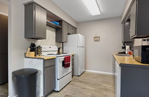 Aurora Wohnung | Cozy apt Aurora/Sleeps 8/FREE Wifi/55"TV/Parking