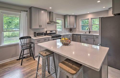 Skyland Haus | Cozy Arden Cottage, 2 Mi to Lake Julian Park!