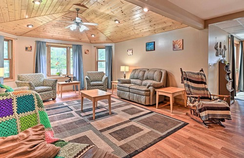 Arkdale Haus | NEW! Cozy Arkdale Home w/ Fire Pit, Walk to Lake!
