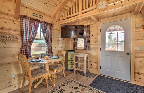 Augusta Haus | Cozy Augusta Cabin with Grill - Walk to Main St