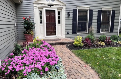 Batavia Haus | Cozy Batavia Residence on Prairie Path with Grand Garden