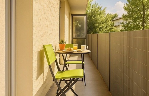 La Jetee Wohnung | Cozy Beachside Stay – A/C, Wi-Fi, Comfort & Calm