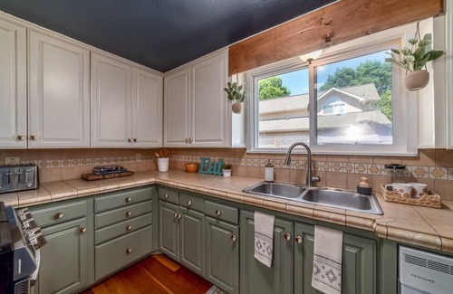 Harlow Haus | Cozy Boho Bungalow in Eugene!