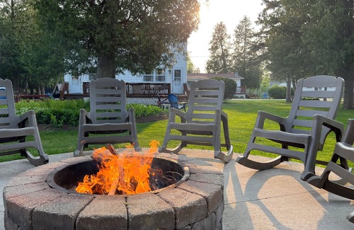 Ephraim Hütte | Cozy Brook North Cottage @ Ephraim Beach on Ephraim Village Cottages Resort