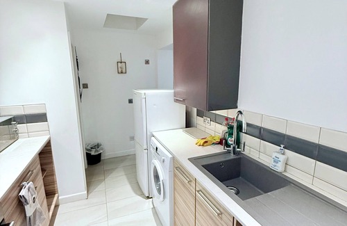 Stockport Haus | Cozy bungalow near Peak District