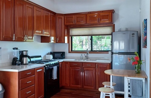 Placencia Haus | Cozy Cabana with Full Kitchen & Shared Pool