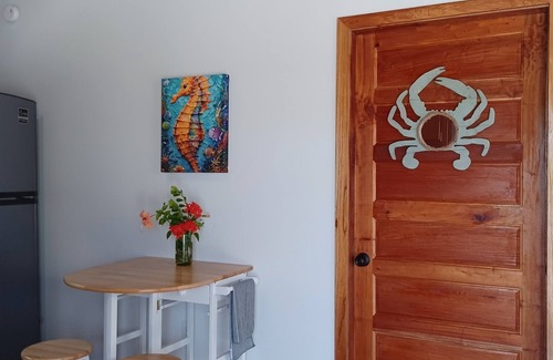 Placencia Haus | Cozy Cabana with Full Kitchen & Shared Pool