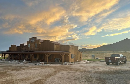 Almo Kabine | Cozy cabin #1 & AC, WiFi in Almo ID by City of Rocks National Park