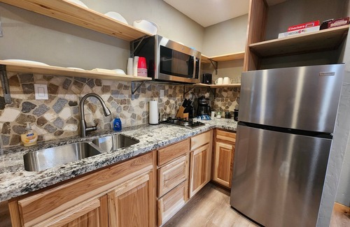 Payson Kabine | Cozy cabin #4, with WiFi and AC/heat at the base of the Mogollon Rim.