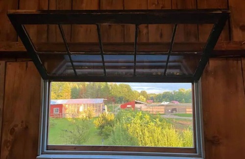 Turner Bed & Breakfast | Cozy Cabin at Farm Bed and Breakfast in Maine