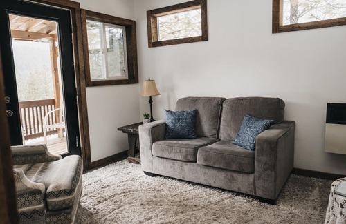 Kamiah Haus | Cozy Cabin, Beautiful Views, Great Location, Romantic Get Awag