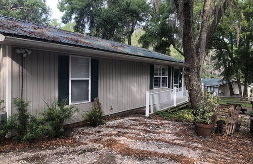 Salt Springs Kabine | Cozy Cabin by the Lake - Salt Springs Resort