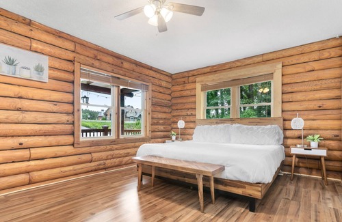 Suwanee Kabine | Cozy cabin near historic downtown Suwanee