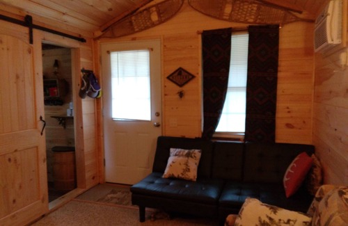 Sumner Kabine | Cozy cabin nestled on 20 private acres, hiking trail and pet friendly.