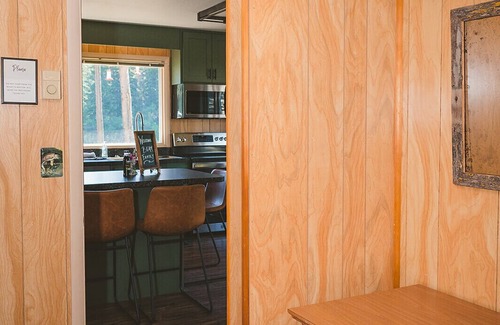 Columbia Falls Kabine | Cozy cabin on the wild & scenic North Fork of Flathead River near Glacier Park