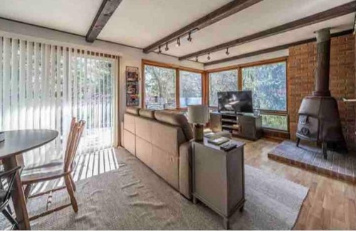 Foster Haus | Cozy Cabin on the Lake