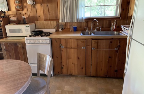 Mayfield Kabine | Cozy cabin on the river! Steps from the water, amazing views of river & wildlife