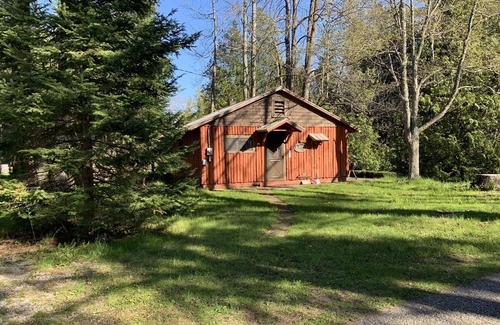 Mayfield Kabine | Cozy cabin on the river! Steps from the water, amazing views of river & wildlife