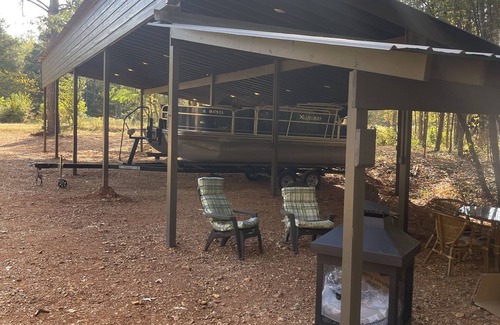 Counce Kabine | Cozy cabin Pickwick near Stateline boat ramp and State Park, with boat storage