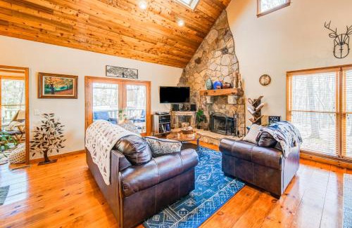 Big Canoe Haus | Cozy Cabin Retreat