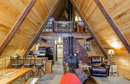 Lead Kabine | Gemütliche Hütte mit Whirlpool auf Deer Mountain in der Nähe von ATV / Snowmobile Trails!