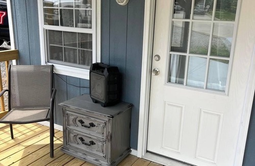 Alexander County Kabine | Cozy cabin with 1 bed, Heat/AC in charming Granite Falls