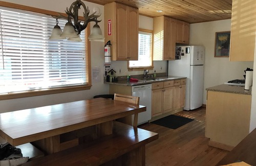 Pioneer Trail Haus | Berghütte mit Blick auf die Berge El Dorado County Permit # VHR18-0336