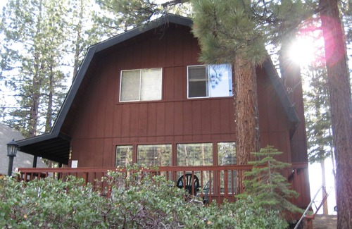 Pioneer Trail Haus | Berghütte mit Blick auf die Berge El Dorado County Permit # VHR18-0336