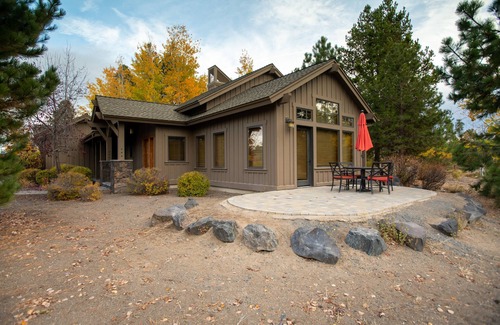 Sunriver Kabine | 24 Caldera Kabine: 2 BR / 3 BA Kabine in Bend, Schlafmöglichkeiten für 6