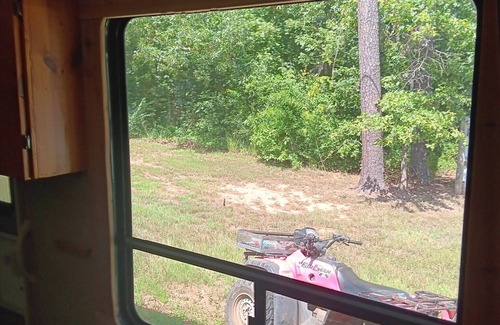 Negreet Haus | Cozy Camper - Small RV near Toledo Bend, LA.