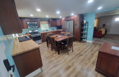 Rising Sun-Lebanon Haus | Cozy cape cod