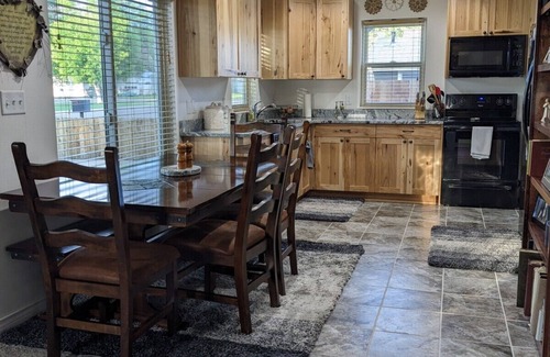 Worland Haus | Cozy, cheerful house