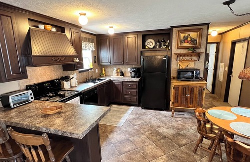 Ferndale Haus | Cozy, comfortable 2bd/2ba home in the Heart of Arkansas