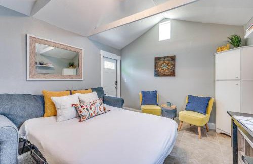 Southwest Wohnung | Cozy Comfy Studio with full sofa bed and kitchenette