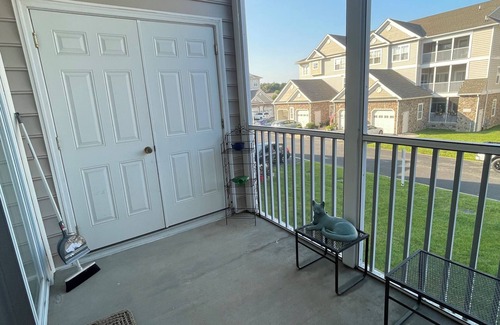 Milford Eigentumswohnung | Cozy condo, 30 minutes away from the beach, outlets and boardwalk.