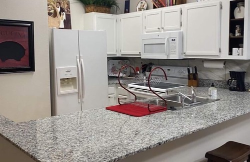 Inniswold Eigentumswohnung | COZY Condo in Parklike Setting - GREAT location!!