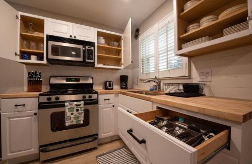 Royal Oak Wohnung | Cozy Condo in the Heart of Royal Oak