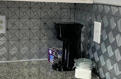 Gonzales Haus | Cozy, Convenient, Modern update