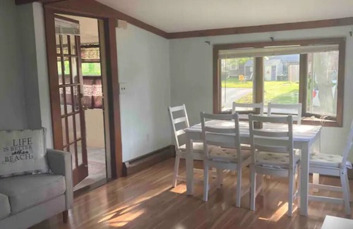 Portsmouth Hütte | Cozy Cottage By Water and Near Downtown Newport