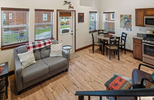 Dover Bay Haus | Cozy cottage in center of Dover Bay