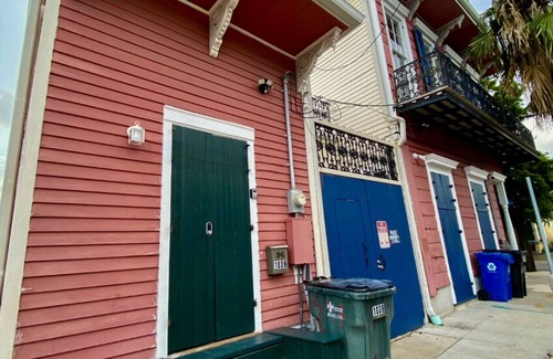 Treme Hütte | Cozy Cottage of Historic Nola— Furnished— Utilities Included— Monthly Rental