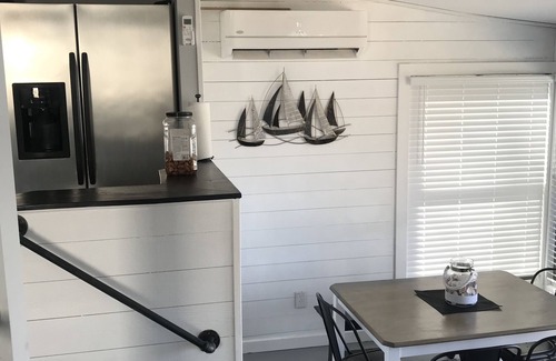 Ensley Township Hütte | Cozy Cottage on Baptist Lake Just North of G.R.