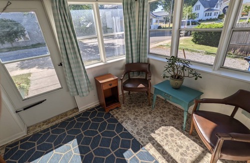 Shipshewana Haus | Cozy cottage within walking distance of almost everything