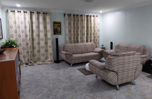 Gisambai Haus | Cozy countryside cottage, super close to great hiking trails.